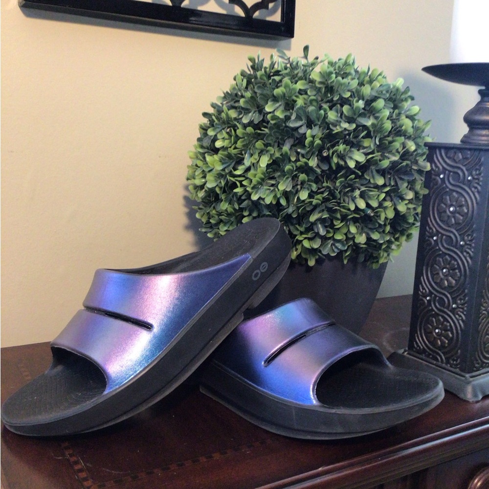 Oofos Iridescent Slides